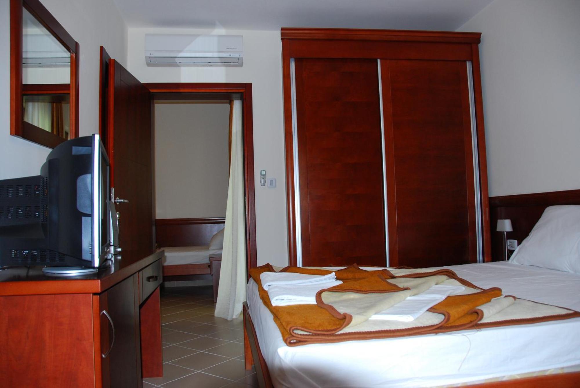 Apartments Krapina Budva Luaran gambar