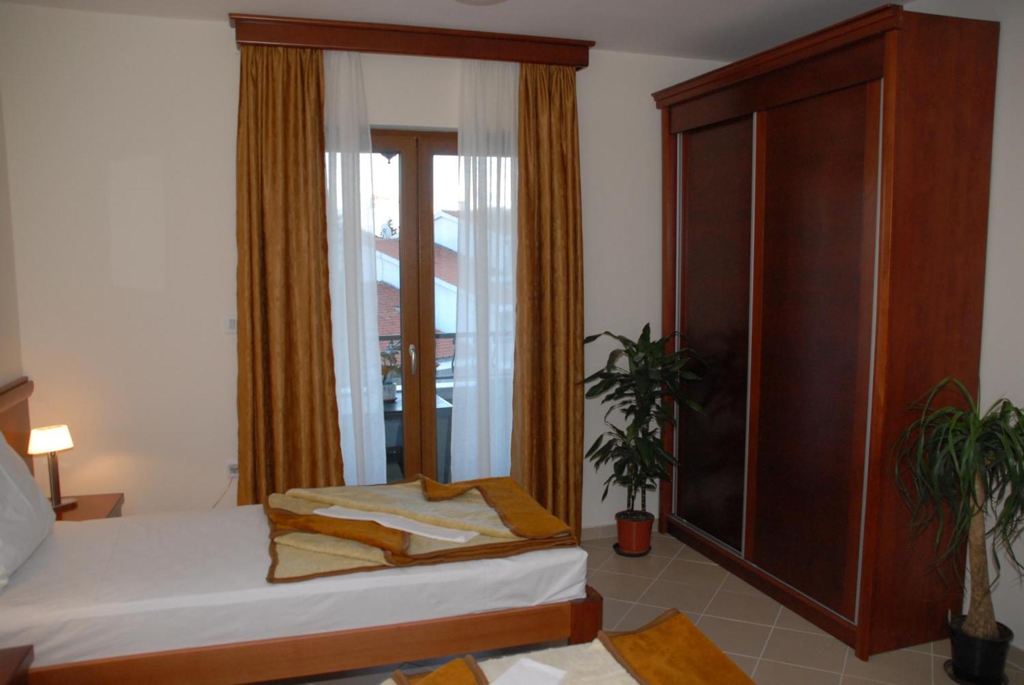 Apartments Krapina Budva Bilik gambar