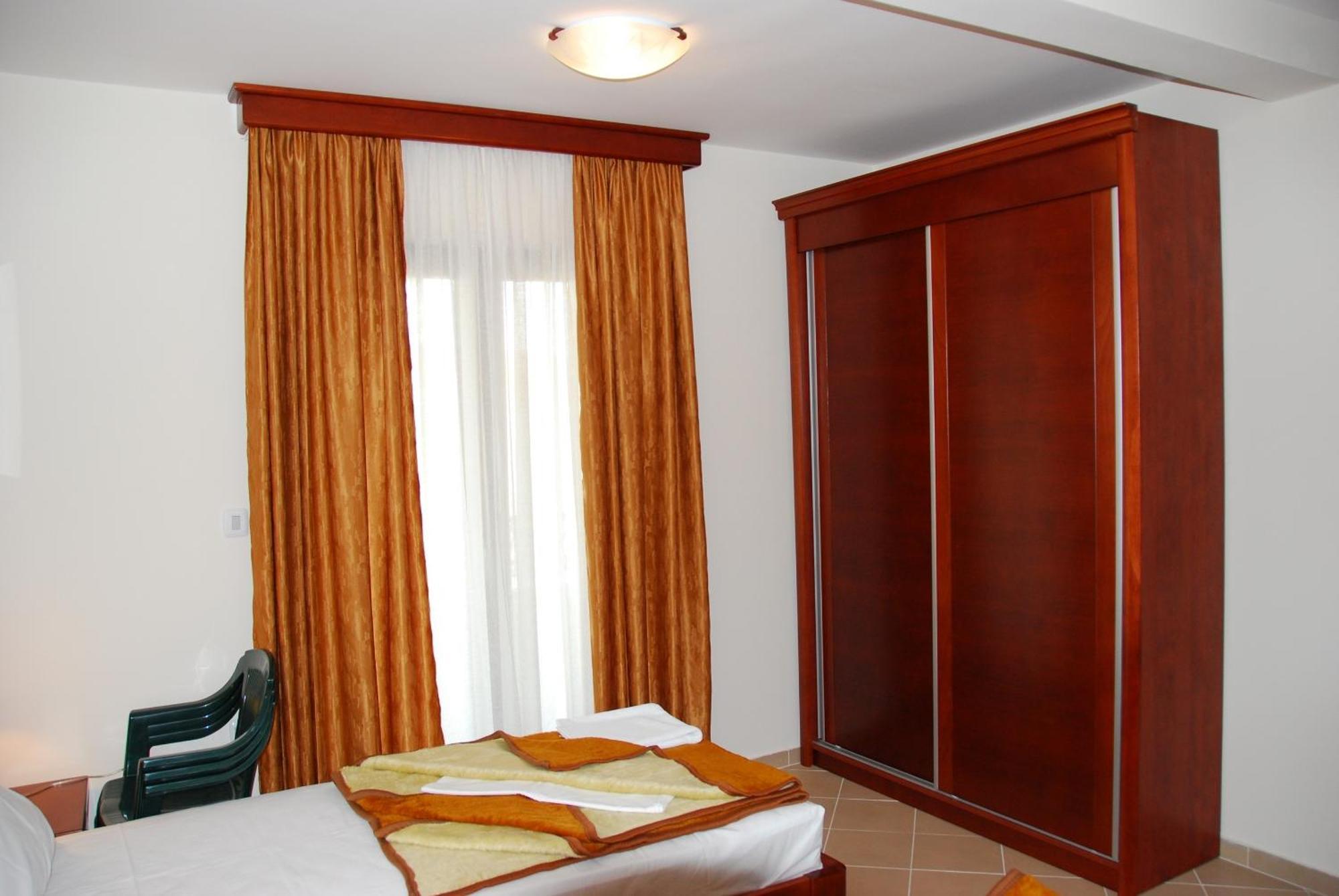 Apartments Krapina Budva Luaran gambar