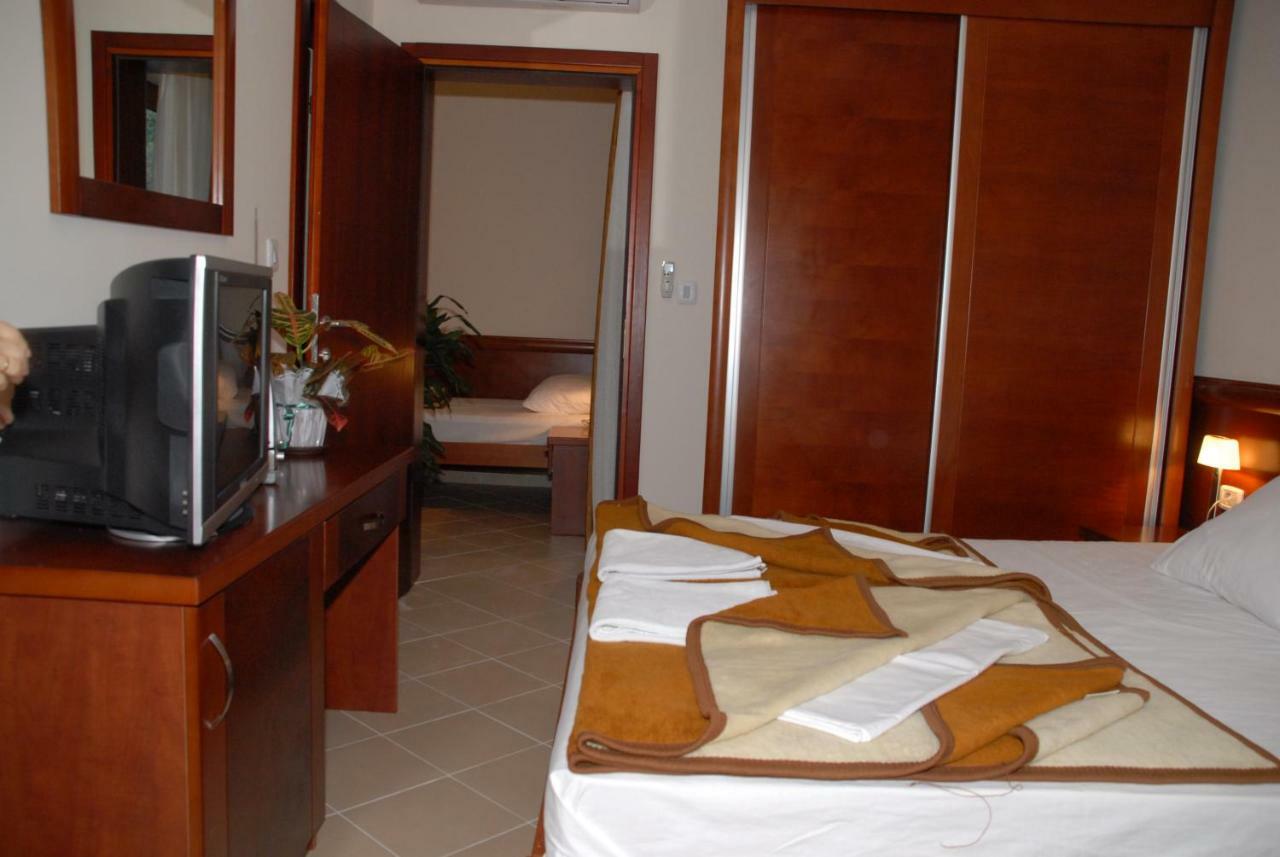 Apartments Krapina Budva Luaran gambar