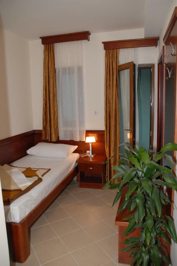 Apartments Krapina Budva Luaran gambar
